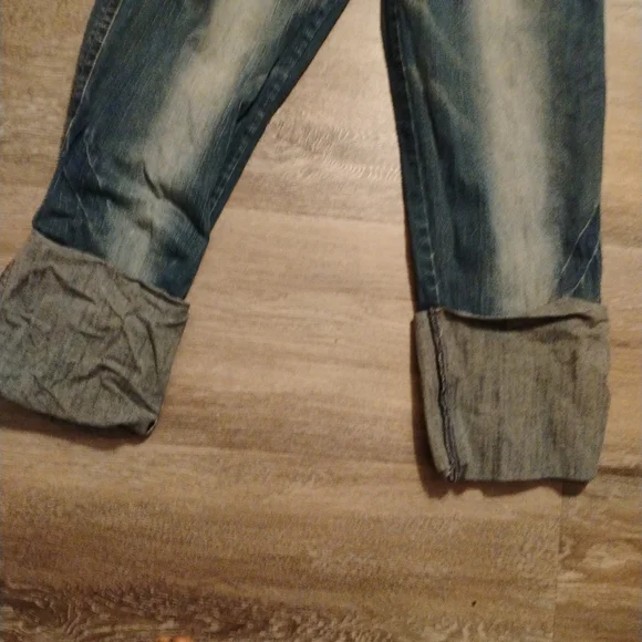 SOLD-Baby Phat Capris ❤️ - Picture 7 of 7